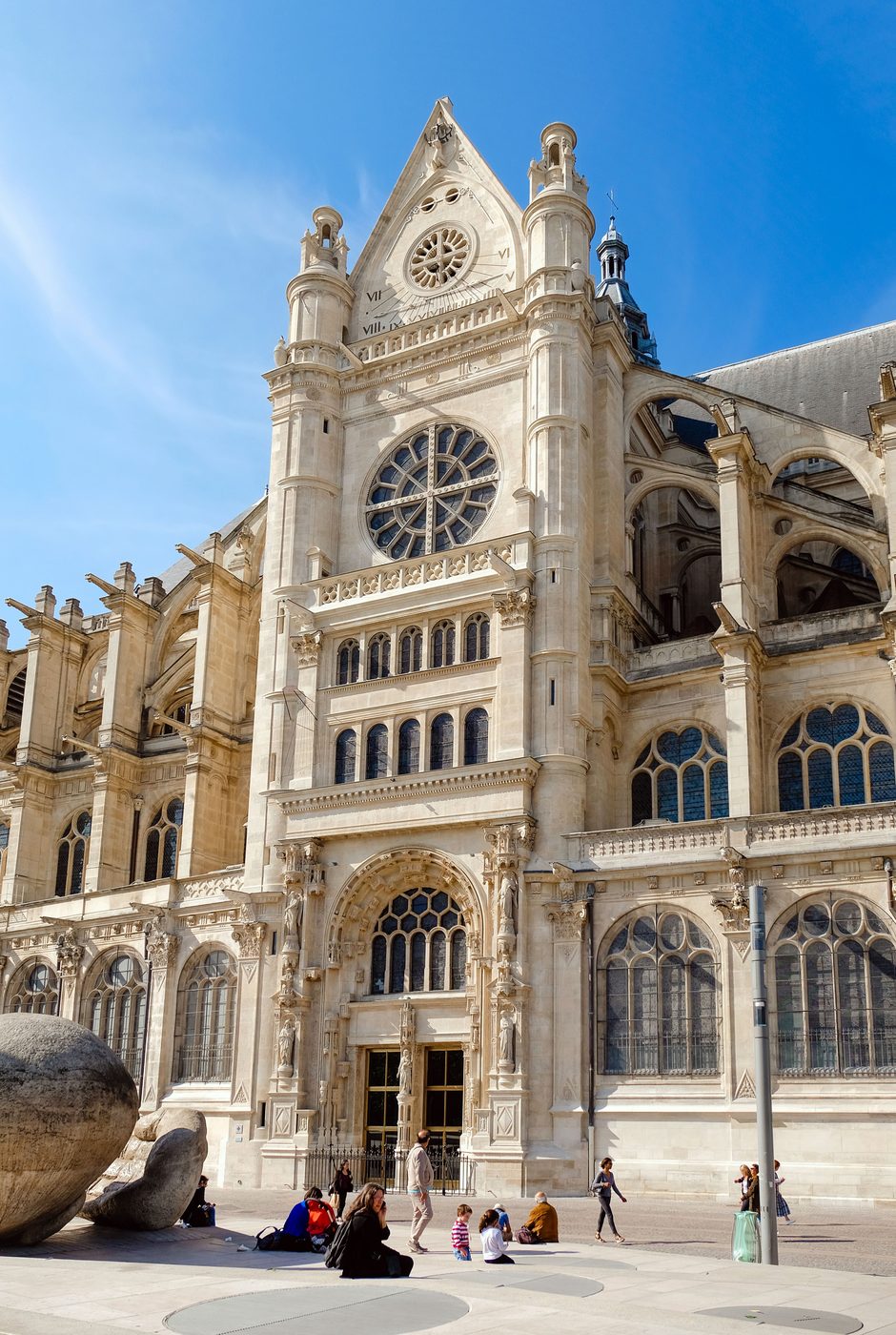 The church of Saint-Eustache, at the end of the rue Montorgueil